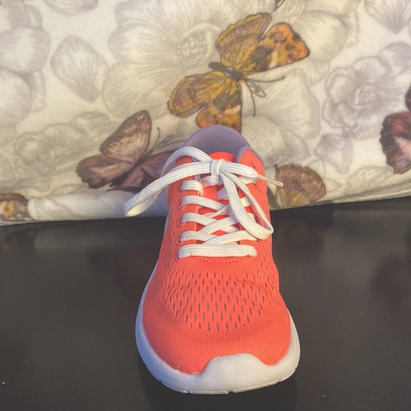 Neon pink athletic champion running shoes, very comfortable and only worn twice! - Picture 2 of 6